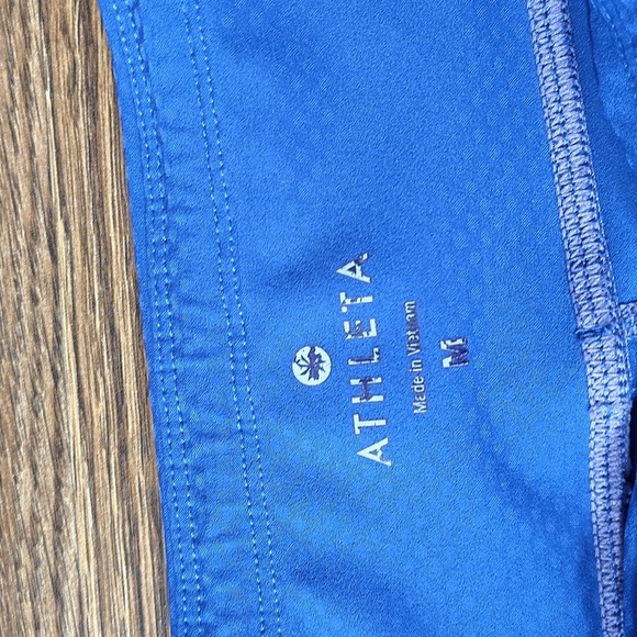 Athleta Ladies Capri Workout Leggings,  Size M,  Royal Purple Workout Capri - Picture 6 of 10